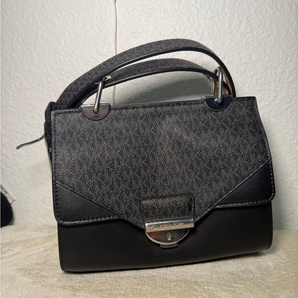 Michael kors bag belt or crossbody